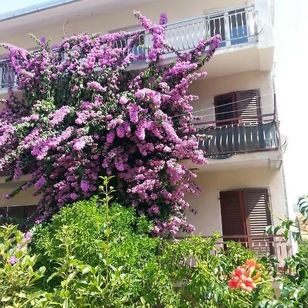 Mravak Apartments Trogir Exterior photo