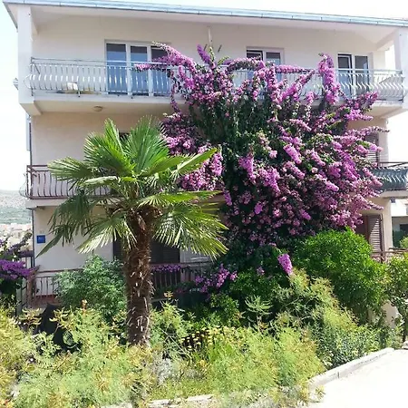 Mravak Apartments Trogir Exterior photo