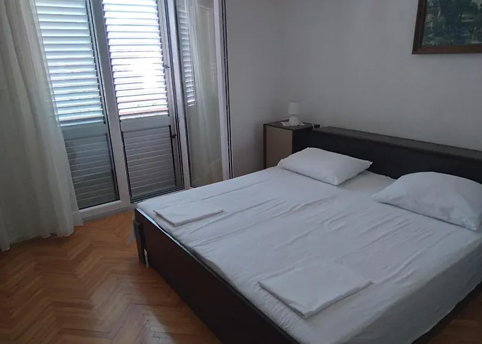 Mravak Apartments